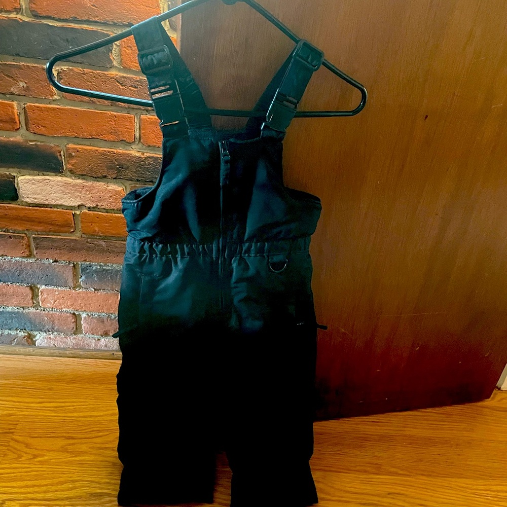 Black snow pants